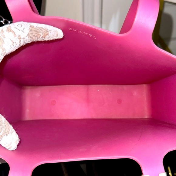 Authentic CHANEL Jelly Logo Tote - Picture 14 of 17